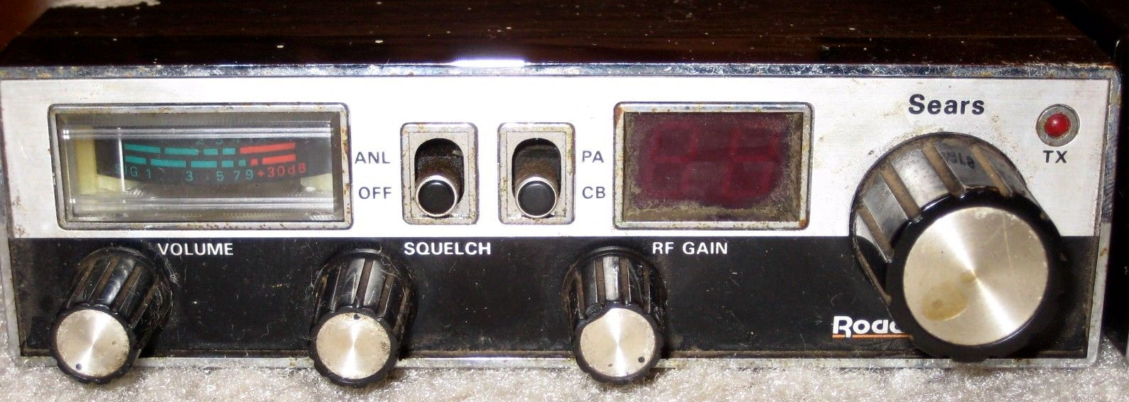 RadioPics Database - CB Radio - Sears RoadTalker 40 (3802) (663.38020800)